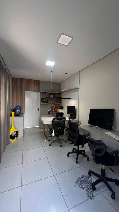 Sala-Conjunto, 200 m² - Foto 1
