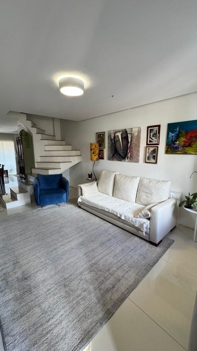 Casa, 3 quartos, 179 m² - Foto 1