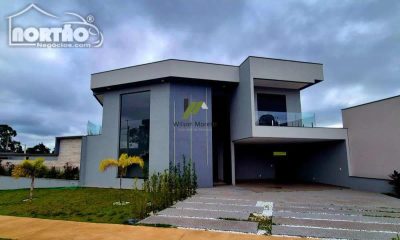 Casa, 5 quartos, 235 m² - Foto 1
