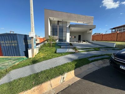 Casa, 3 quartos, 252 m² - Foto 1