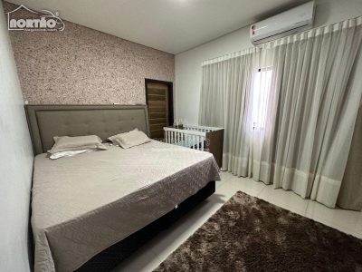 Casa, 4 quartos, 220 m² - Foto 2