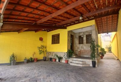 Casa, 3 quartos, 220 m² - Foto 1