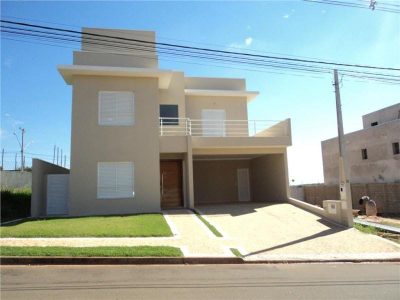 Casa, 3 quartos, 255 m² - Foto 1