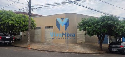 Sobrado, 3 quartos, 439 m² - Foto 1