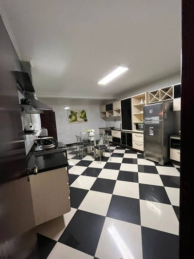 Casa, 3 quartos, 243 m² - Foto 1