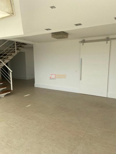 Cobertura, 3 quartos, 227 m² - Foto 2