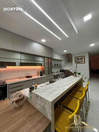 Casa, 5 quartos, 338 m² - Foto 4