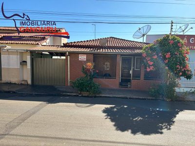 Casa, 2 quartos, 151 m² - Foto 1