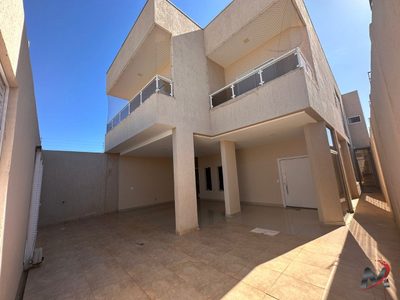Sobrado, 4 quartos, 330 m² - Foto 1