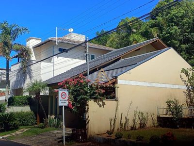 Sobrado, 3 quartos, 268 m² - Foto 2