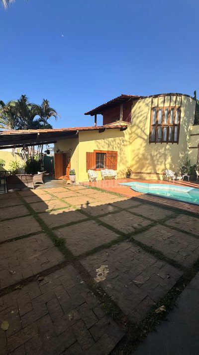 Casa, 4 quartos, 240 m² - Foto 1
