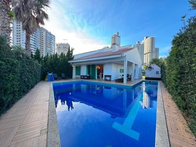 Sobrado, 4 quartos, 430 m² - Foto 1