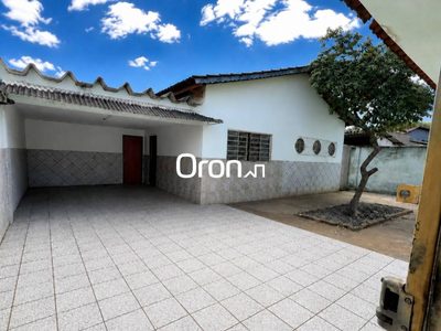 Casa, 4 quartos, 202 m² - Foto 1