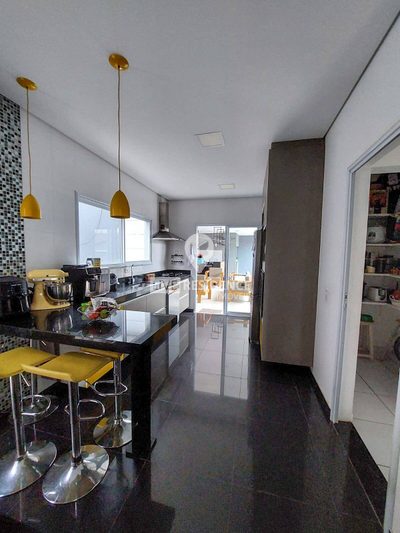 Casa, 3 quartos, 267 m² - Foto 5