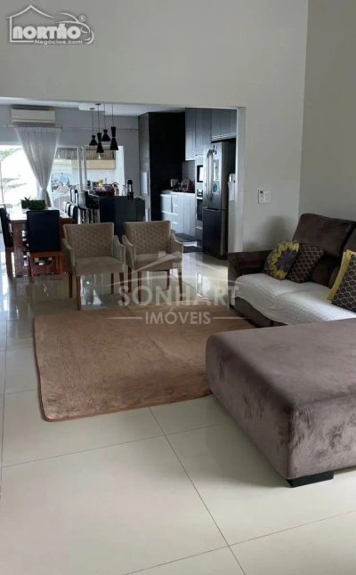 Casa, 3 quartos, 209 m² - Foto 3