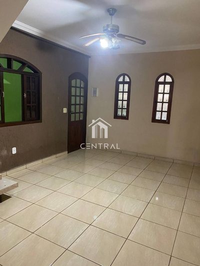 Casa, 3 quartos, 230 m² - Foto 2