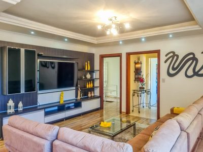 Casa, 3 quartos, 280 m² - Foto 1
