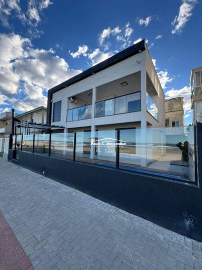 Casa, 4 quartos, 220 m² - Foto 1