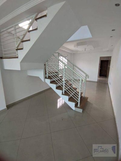 Sobrado, 3 quartos, 196 m² - Foto 2