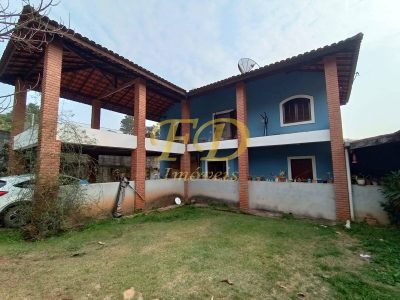 Sítio, 3 quartos, 1100 m² - Foto 1