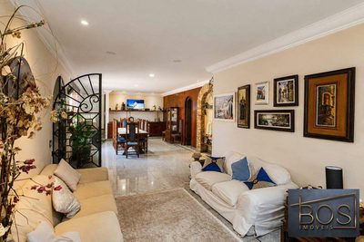 Casa, 3 quartos, 318 m² - Foto 1