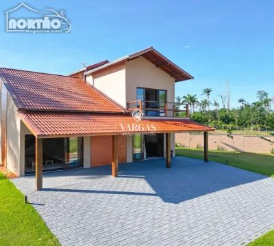 Casa, 2 quartos, 190 m² - Foto 1