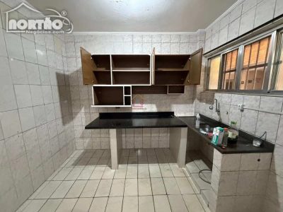 Casa, 2 quartos, 40 m² - Foto 1