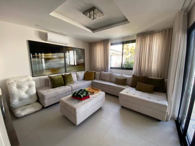 Casa, 4 quartos, 330 m² - Foto 1