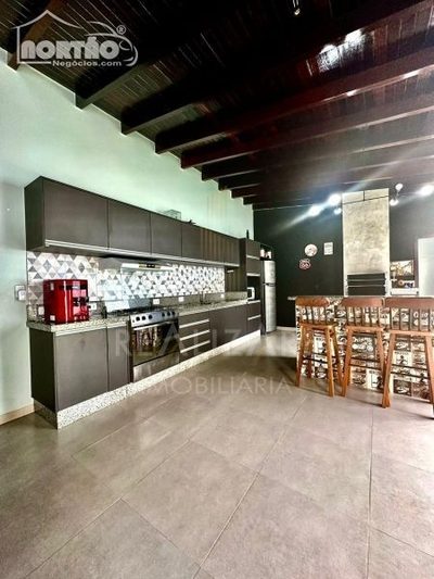 Casa, 4 quartos, 219 m² - Foto 3