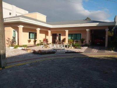 Casa, 3 quartos, 210 m² - Foto 1