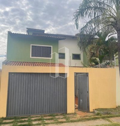 Casa, 4 quartos, 204 m² - Foto 1