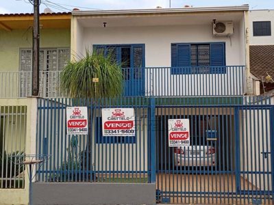 Casa, 4 quartos, 131 m² - Foto 1