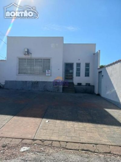 Casa, 3 quartos, 210 m² - Foto 1