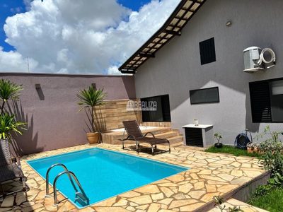 Casa, 3 quartos, 189 m² - Foto 1