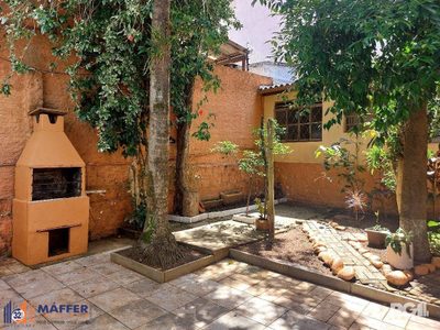 Casa, 3 quartos, 249 m² - Foto 1
