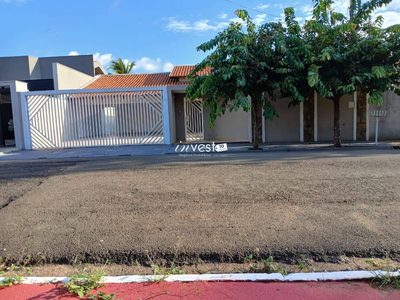 Casa, 3 quartos, 210 m² - Foto 1