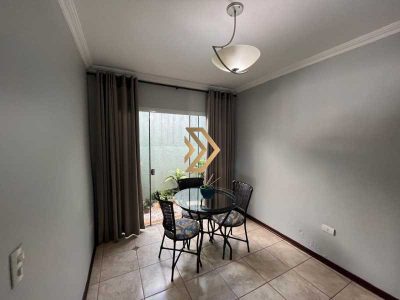 Casa, 6 quartos, 140 m² - Foto 3