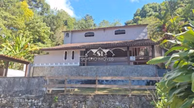 Casa, 5 quartos, 180 m² - Foto 1