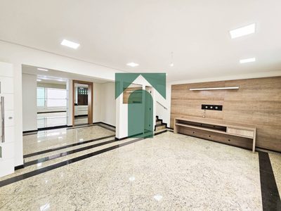 Sobrado, 3 quartos, 285 m² - Foto 1