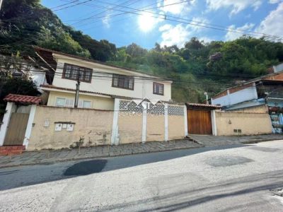 Casa, 5 quartos, 210 m² - Foto 1