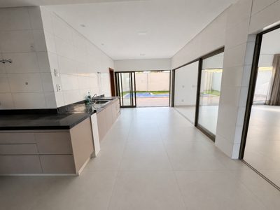 Sobrado, 4 quartos, 351 m² - Foto 1