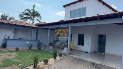 Casa, 5 quartos, 198 m² - Foto 1