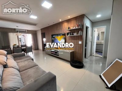 Casa, 3 quartos, 168 m² - Foto 1