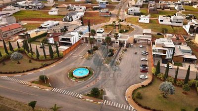 Loteamento e Condomínio, 360 m² - Foto 1
