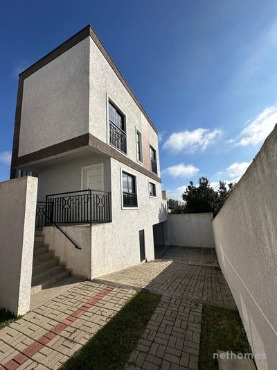 Casa, 3 quartos, 207 m² - Foto 1