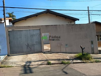 Casa, 3 quartos, 211 m² - Foto 1