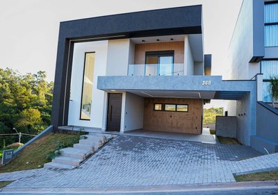 Sobrado, 3 quartos, 238 m² - Foto 1