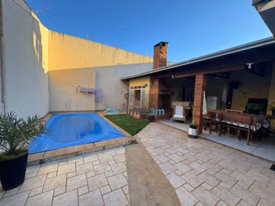 Sobrado, 3 quartos, 203 m² - Foto 1