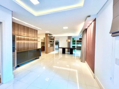 Apartamento, 3 quartos, 179 m² - Foto 1