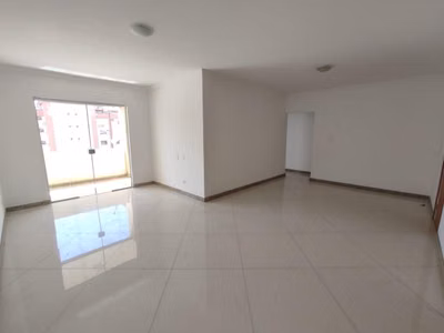 Apartamento, 3 quartos, 130 m² - Foto 1